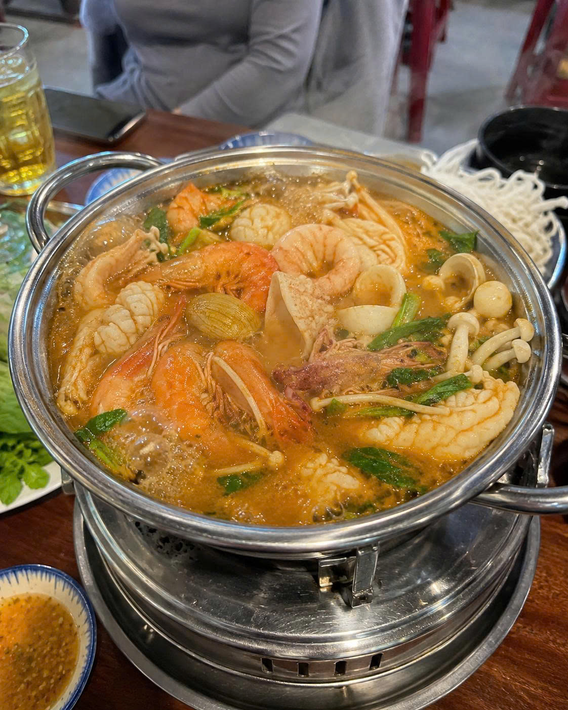 nấu lẩu thái hải sản chua cay tại nhà